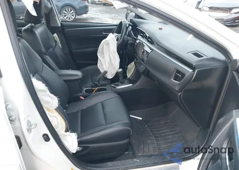 2015 Toyota Corolla S Premium z USA, uszkodzony, nr VIN 2T1BURHE5FC258353